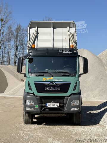 Kiepwagen MAN TGS 41.500 8x4 Kipper Motor neu