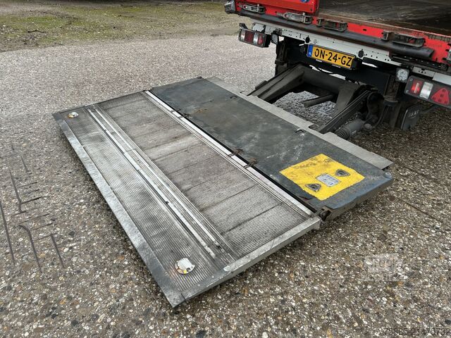 Valise Krone Dry Liner / Box / Loadlift 2000 kg / APK TUV 04-26