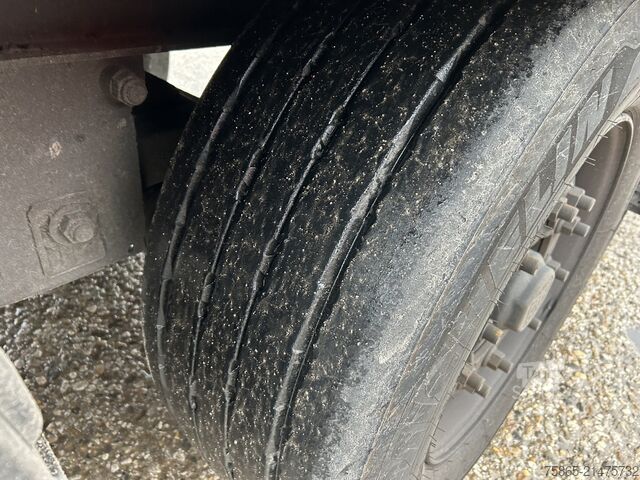 Valise Krone Dry Liner / Box / Loadlift 2000 kg / APK TUV 04-26