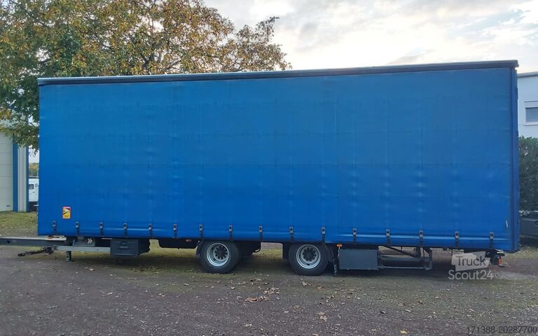 Přívěs s plošinou a plachtou H&W Jumbo-Tandem