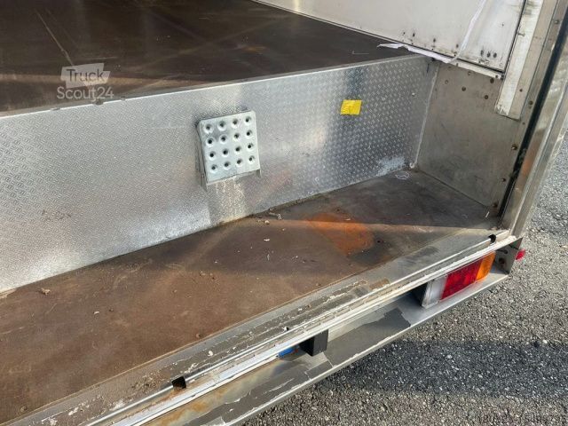 Camión caja IVECO Eurocargo ML75E18