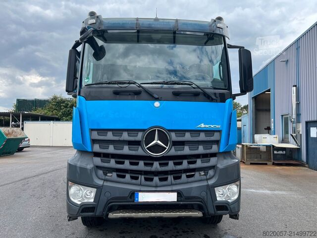 Autocamion basculant tridirecțional Mercedes-Benz Arocs 2636 6x4 Dreiseitenkipper