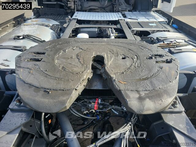Standart-SZM Volvo FH 460 4X2 I-ParkCool 2xTanks Navi LED ACC Euro 6