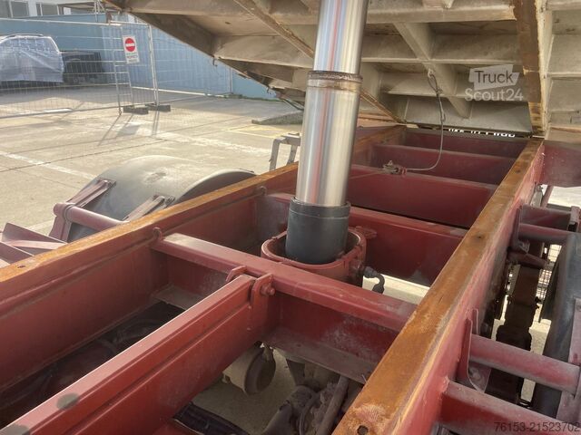 ανατρεπόμενο φορτηγό Iveco eurocargo 100e18