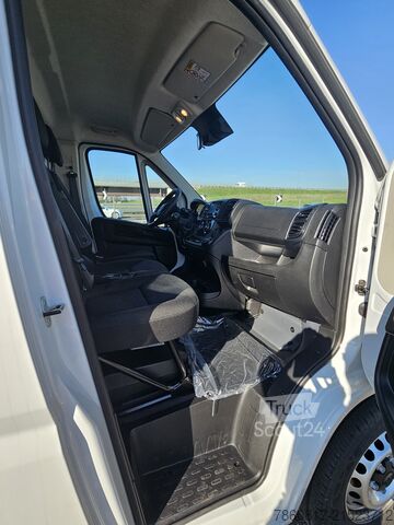 Panel van Peugeot Boxer 2.2 BlueHDi 140 cv S&S