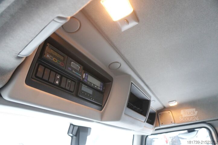 Ψυγείο διπλής θερμοκρασίας Renault D210 12T / Bitemperature Refrigerator