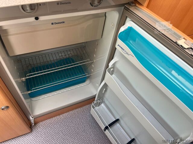 Halvintegreret autocamper TEC Rotec Ti 682 - Einzelbetten - Klima -Solar -