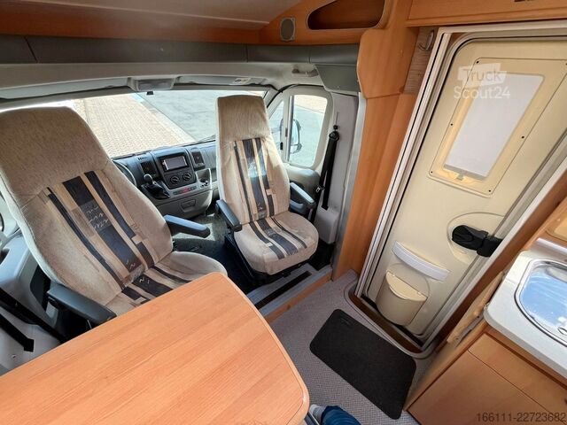 Halvintegreret autocamper TEC Rotec Ti 682 - Einzelbetten - Klima -Solar -