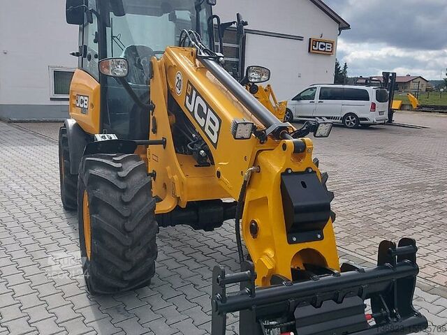 Teleszkópos rakodó JCB TM 180 Agri