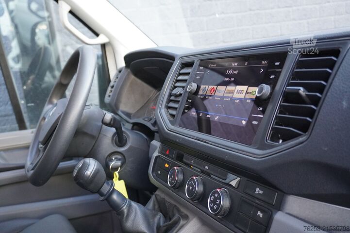 Delivery van Volkswagen Crafter 2.0 TDI 140PK L3H3 EURO 6 - Airco - Cru...