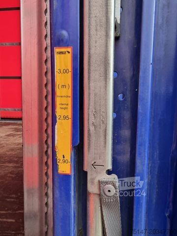 Semi-remorque bâchée SCHMITZ CARGOBULL 3-Achs Mega Varios SPEED CURTAIN Getränke