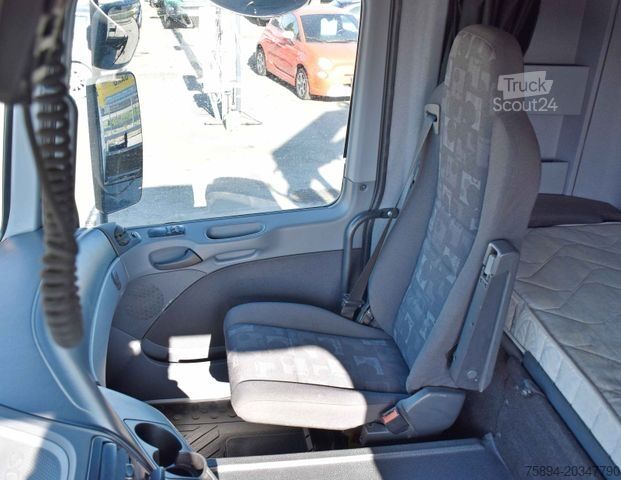 Štandardný ťahač MERCEDES-BENZ ACTROS 1844 * Sattelzugmaschine *HIAB 330-5/FUNK