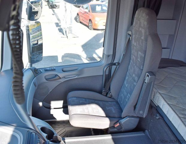 Autožeriav MERCEDES-BENZ ACTROS 1844 * Sattelzugmaschine *HIAB 330-5/FUNK