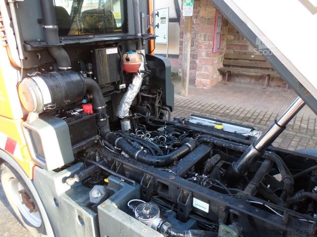 Kitas MULTICAR Tremo C X 56 mit Leistungshydraulik 1 Hand