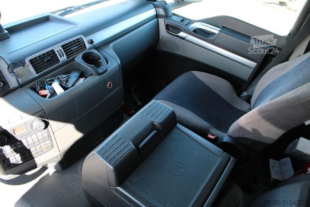 Gru montata su autocarro MAN 26.420 6x2 KRAN PALFINGER PK18502 FUNK Nr: 007