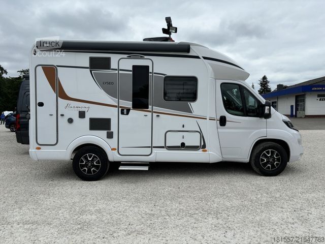 Ημιενσωματωμένο αυτοκινούμενο τροχόσπιτο BÜRSTNER Lyseo TD 594