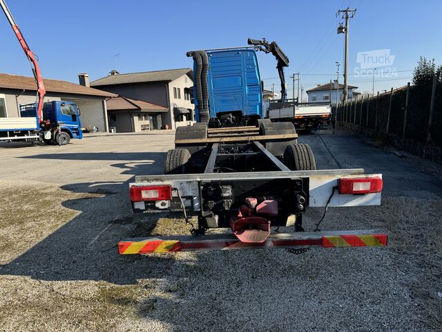 Chassi de caminhão Volvo FH 480