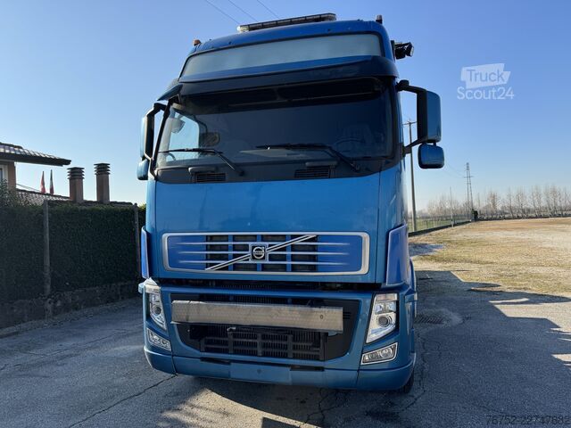 Chassi de caminhão Volvo FH 480