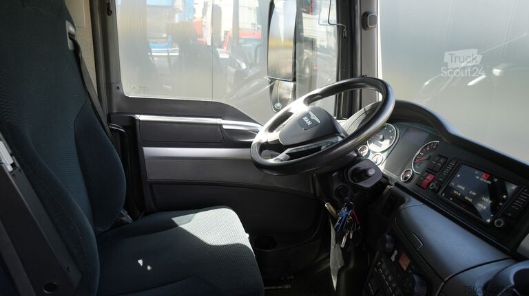  MAN TGS 49.460 10x8 tipper 413.700km