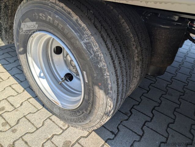  Fliegl 3-Achs Jumbo Gardinen Sattelauflieger