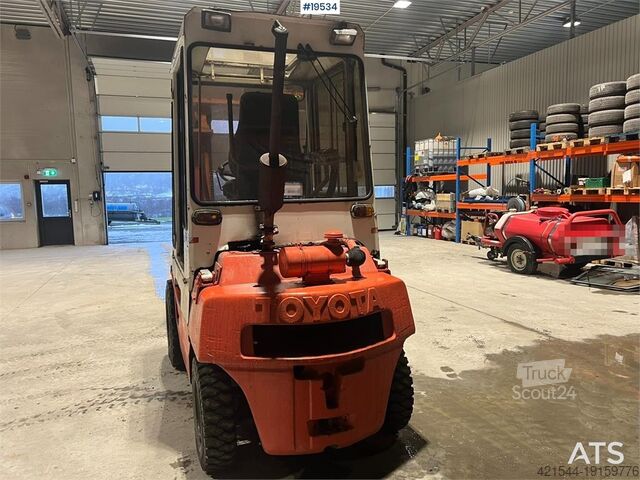 Vorkheftruck Toyota 02-3FD33 forklift WATCH VIDEO