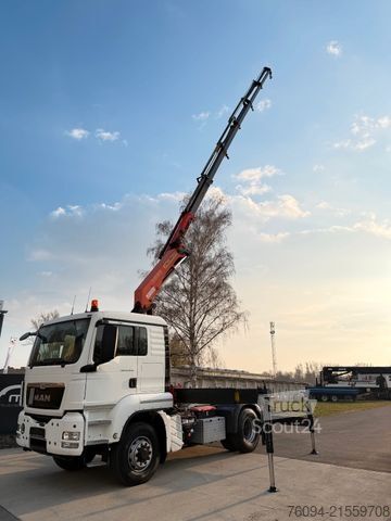 Jeřáb na nákladním automobilu MAN TGS 18.440 4x4 Kran 21m Seilwinde Greifer Funk