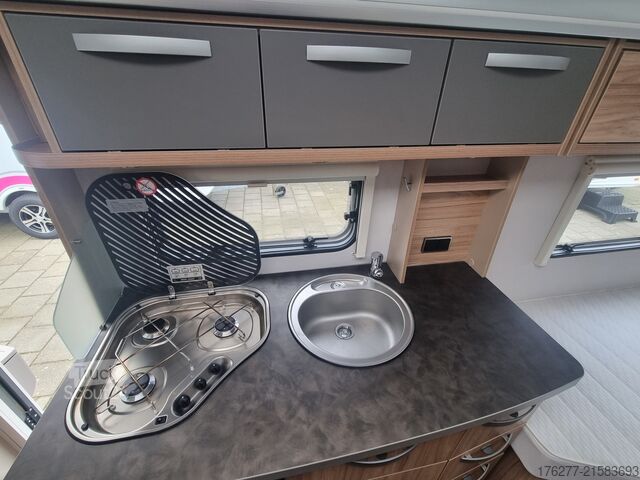 Tūrisma kemperis Eriba Feeling 442