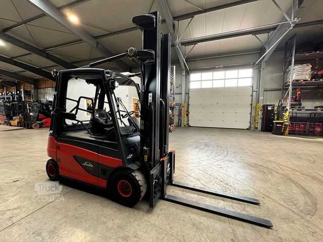 Priekinis krautuvas Linde E 30 L [ID: 114]
