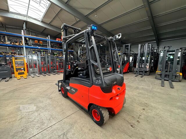 Priekinis krautuvas Linde E 30 L [ID: 114]