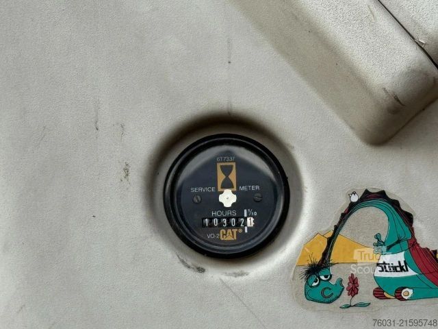 Chain excavator CATERPILLAR 320 BL Excavator Hammerline