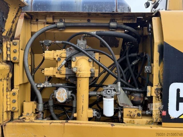 Chain excavator CATERPILLAR 320 BL Excavator Hammerline