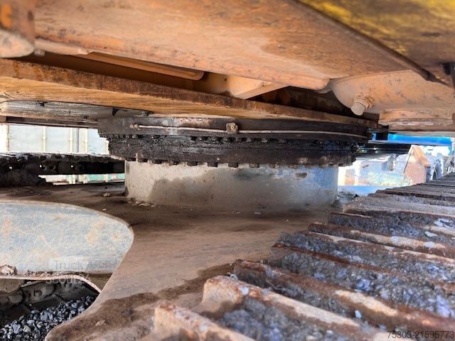 Chain excavator LIEBHERR LC 926 mit Drehkranzschaden