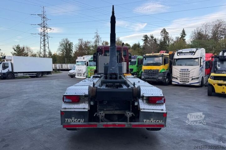 Kanca kasalı yük kamyonu (roll-off) MAN TGS 35.500 10x4 Trösch