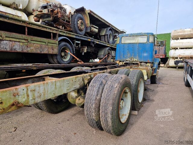 Podvozek s kabinou VOLVO N1033 6X4