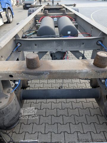 Polpriklopnik za zamenljive nadgradnje Fliegl ZWP 180 Standard