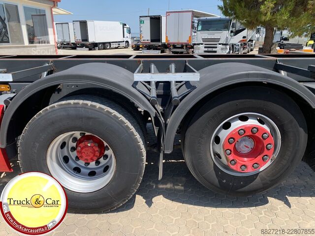 Camion con cassone intercambiabile DAF xf 106.510