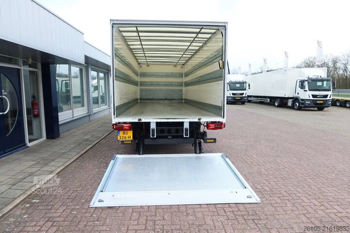 Box body MAN TGL 12.220 Bak + Palfinger klep 1500 KG   € 29...
