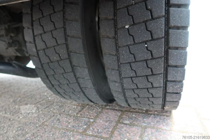 Box body MAN TGL 12.220 Bak + Palfinger klep 1500 KG   € 29...