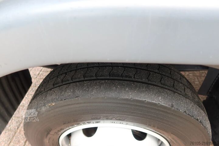 Box body MAN TGL 12.220 Bak + Palfinger klep 1500 KG   € 29...