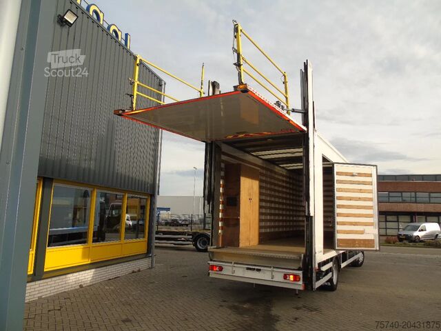 Suitcase Renault D 220 + special lift + 165km!