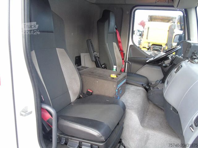 Suitcase Renault D 220 + special lift + 165km!