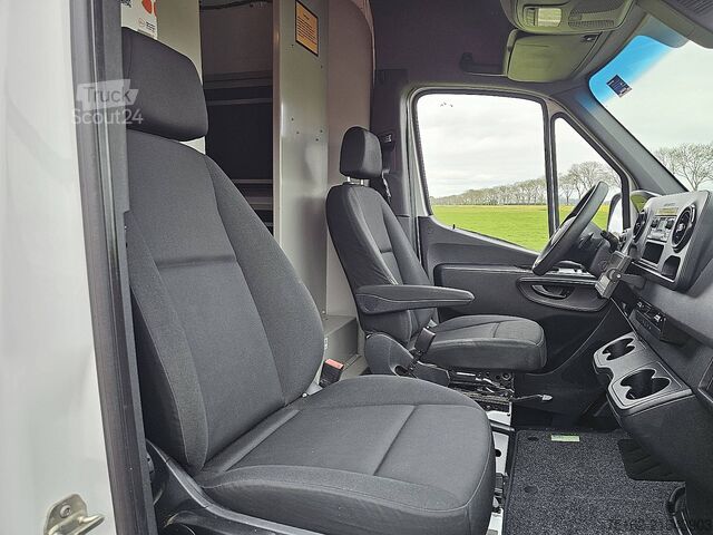 Bestelauto MERCEDES-BENZ SPRINTER 311 CDI AUT. L3H2