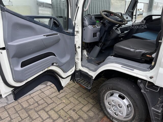 Vehicul de colectare a deșeurilor FUSO Canter 3S13 3.0 Automaat Veegvuilkipper zijlade...