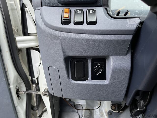 Vehicul de colectare a deșeurilor FUSO Canter 3S13 3.0 Automaat Veegvuilkipper zijlade...