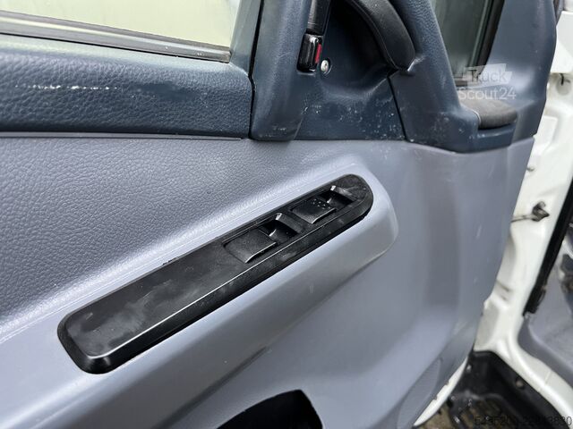Vehicul de colectare a deșeurilor FUSO Canter 3S13 3.0 Automaat Veegvuilkipper zijlade...