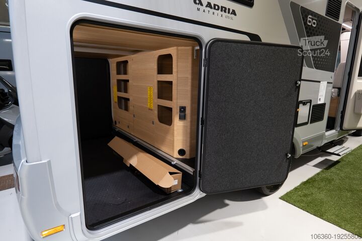 ADRIA MATRIX 670 SL - 60Y SEMI-INTEGRAL NIEUW ADRIA MATRIX 670 SL - 60Y