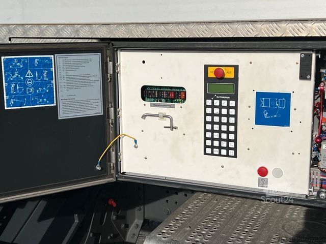 Darba platformas kravas automašīna MERCEDES-BENZ Arocs/ Ruthmann T 330 / 33 m / Top Zustand