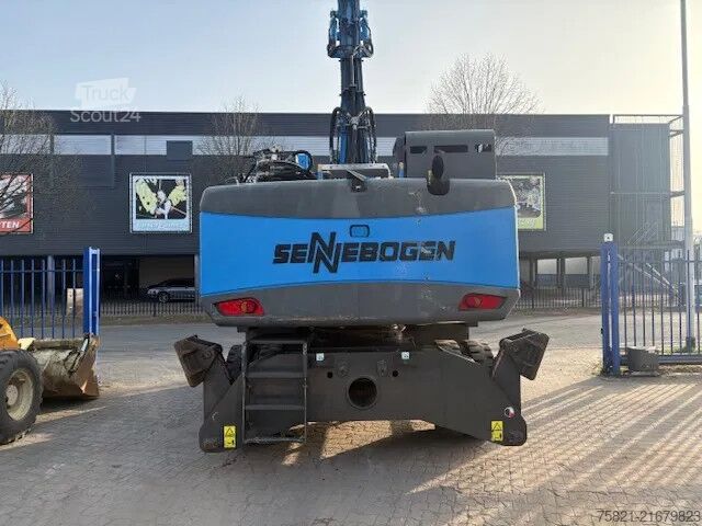 Maskin för materialhantering Sennebogen 825E