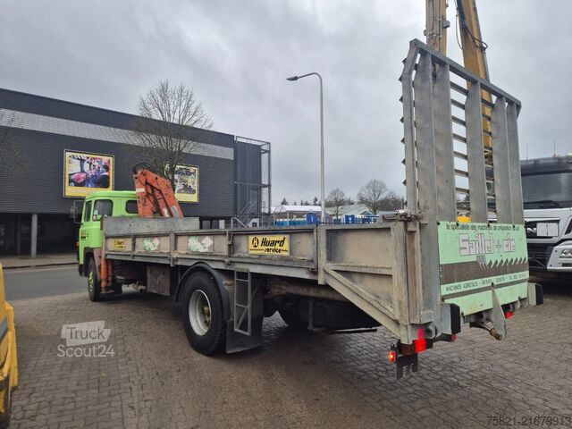Kranwagen Scania LB81