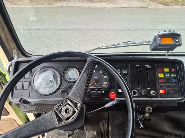 Kranwagen Scania LB81